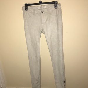 Abercrombie & Fitch White Velvet Pants Size 0/25